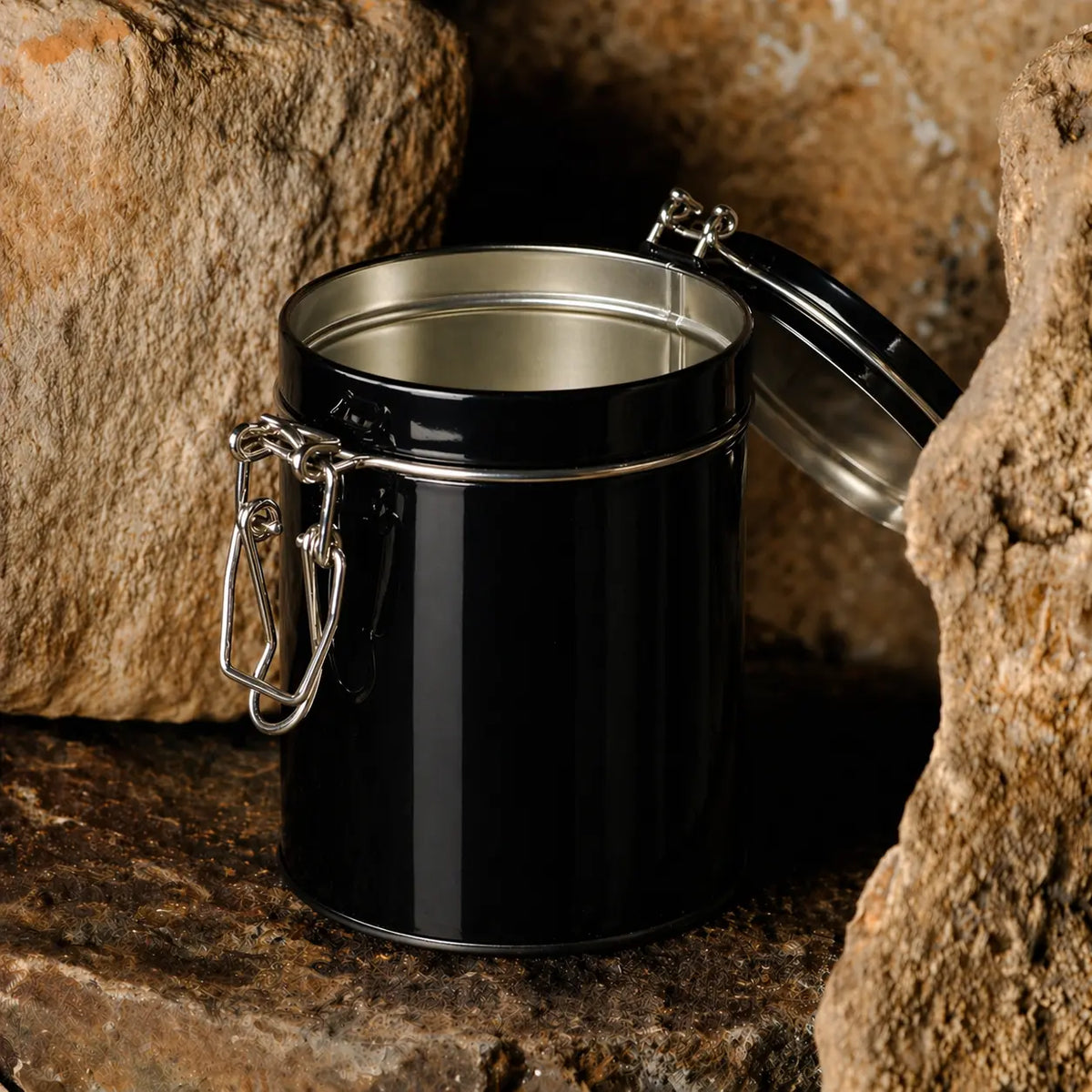 Boîte à thé ronde à couvercle à clip – Noire (150 g)